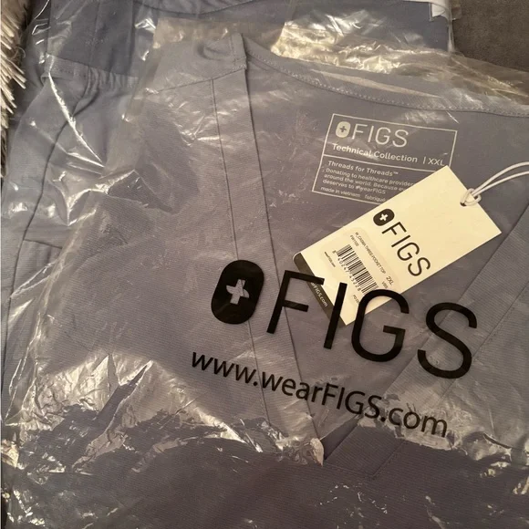 Figs Set (Top & Bottom) Light Blue Medical Scrubs - Picture 2 of 3